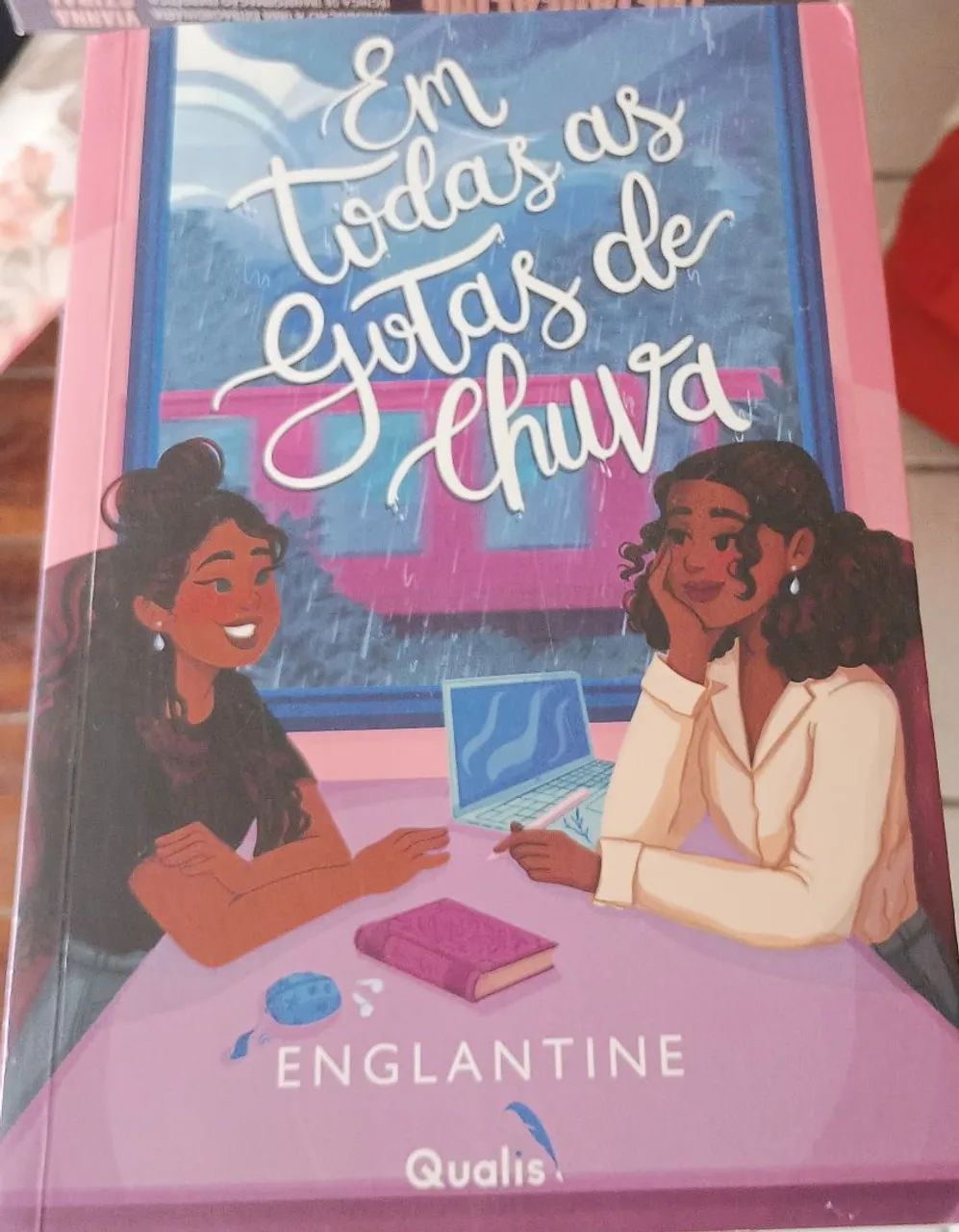 Livro em todas as gotas de chuva 