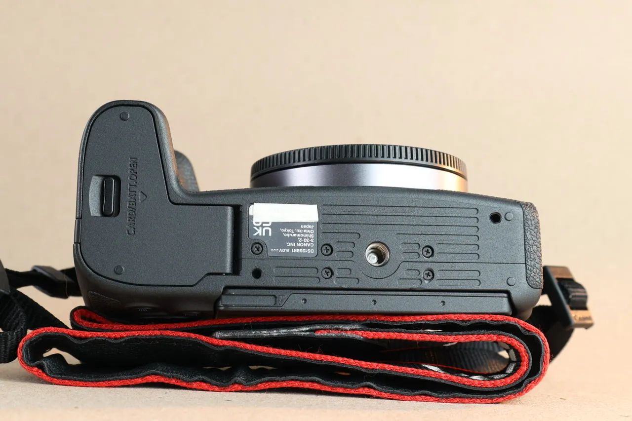 Canon EOS R8 - Mirrorless Full Frame  - Foto 4