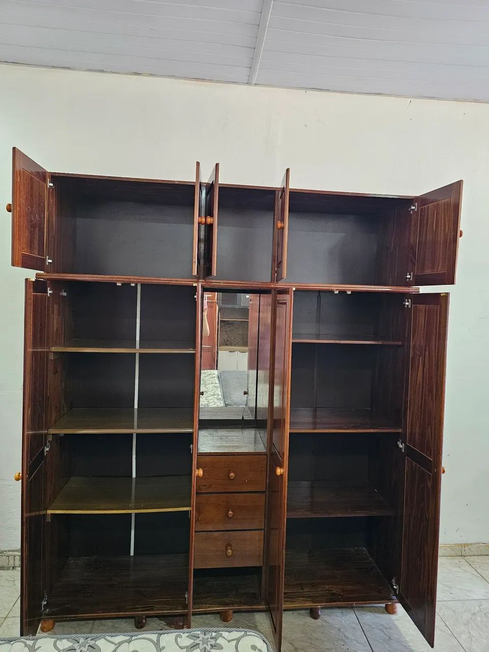 Guarda roupa usado de pinho - Foto 2