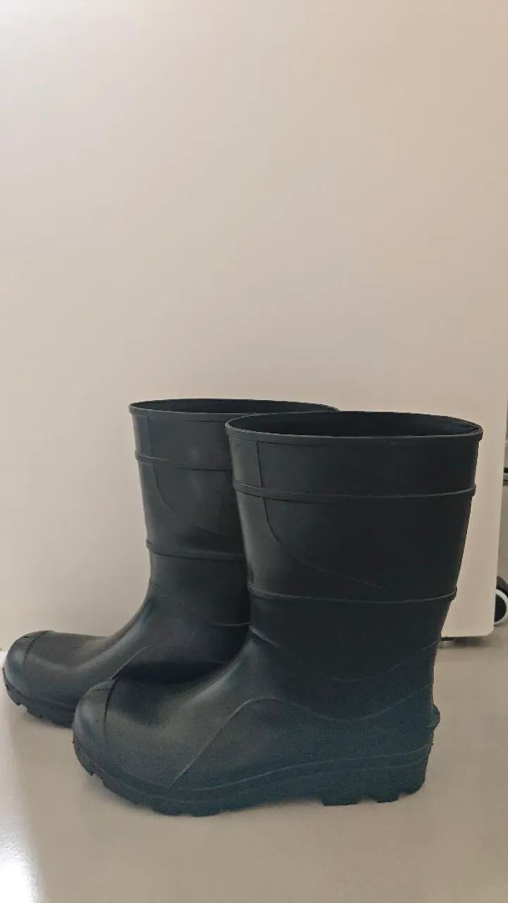 Bota borracha 43