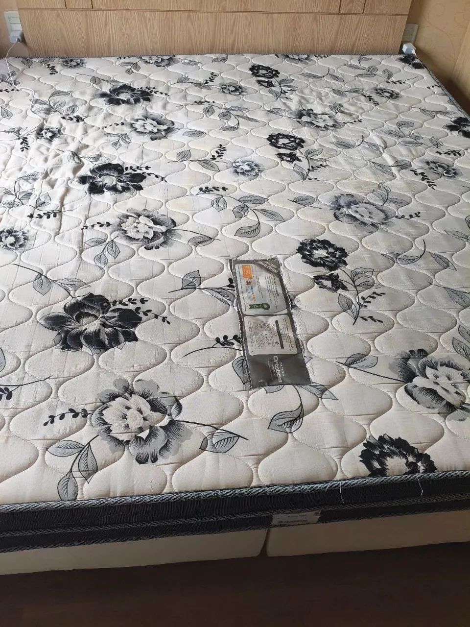 Cama box casal, com colchão king ótimo estado - Foto 4