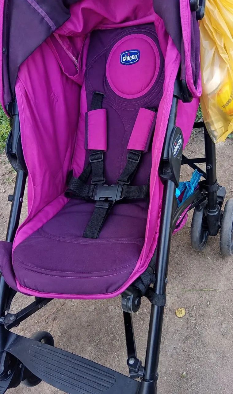 Carrinho guarda chuva marca Chicco