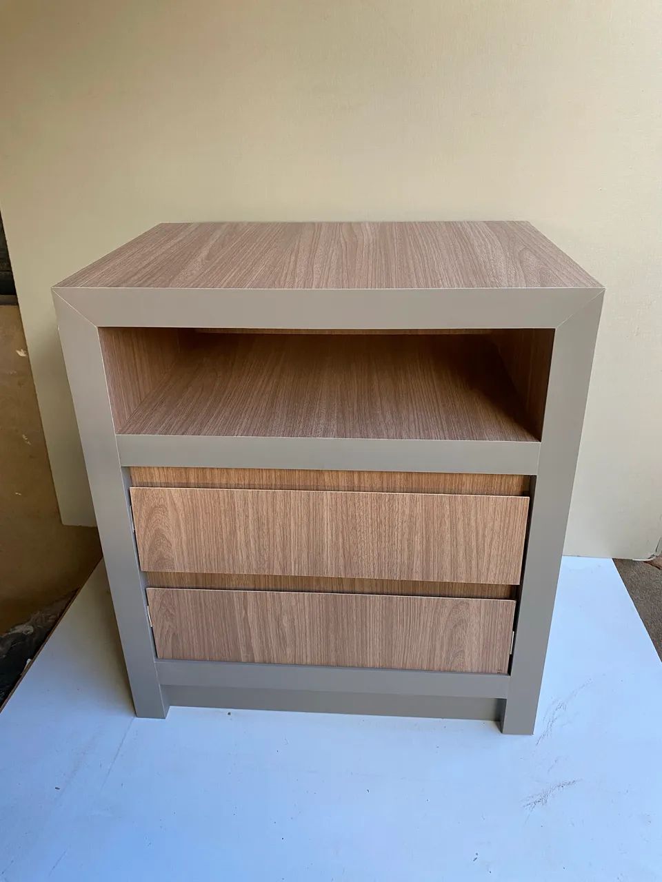 CRIADO MUDO DE MDF COM DUAS GAVETAS  - Foto 4