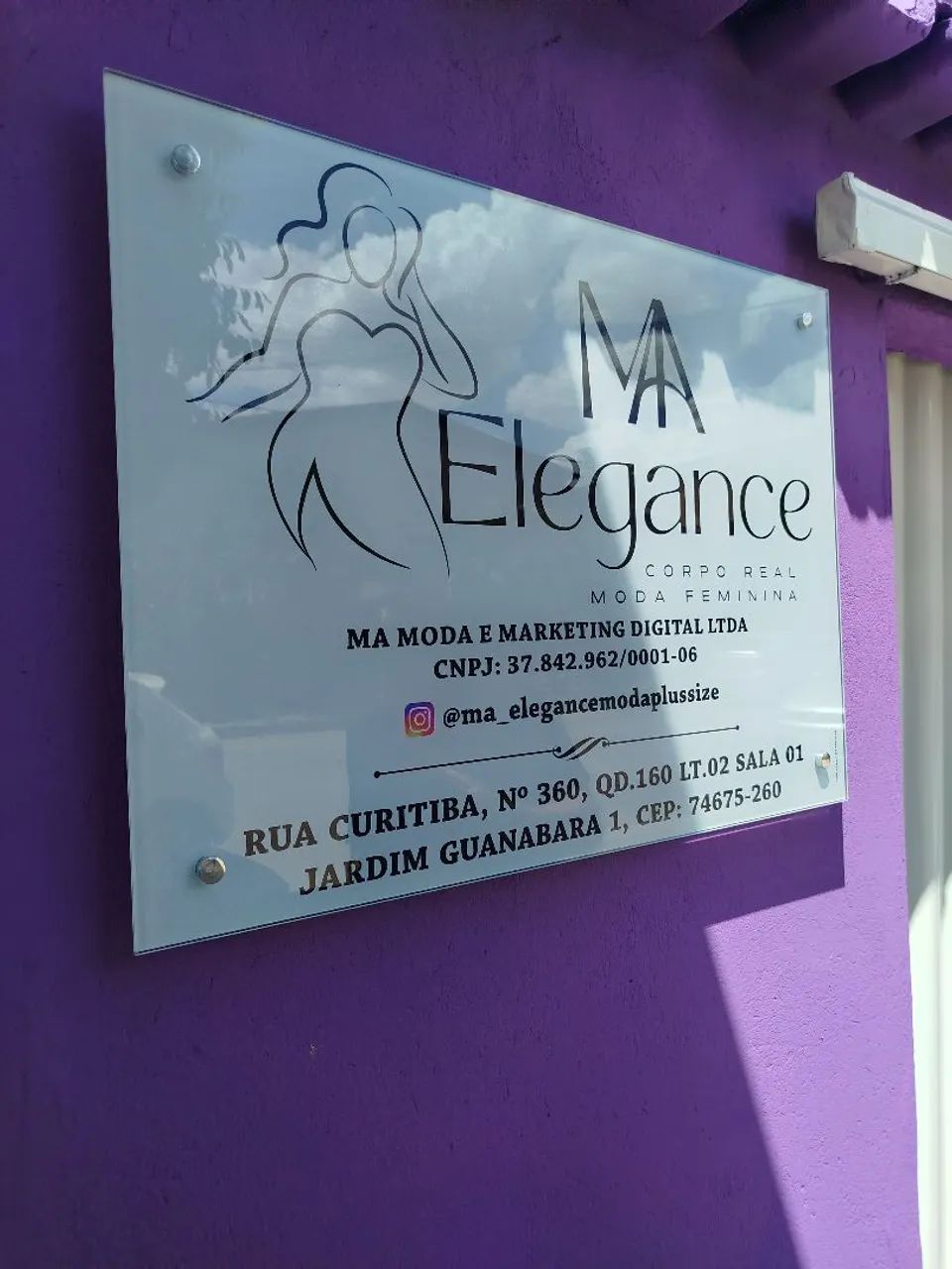Placa comercial com logomarca CNPJ Endereço