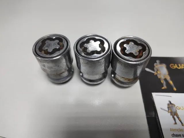 Conjunto antifurto universal para rodas de veículos (somente com 03 peças) - Vendo ou troc - Foto 2