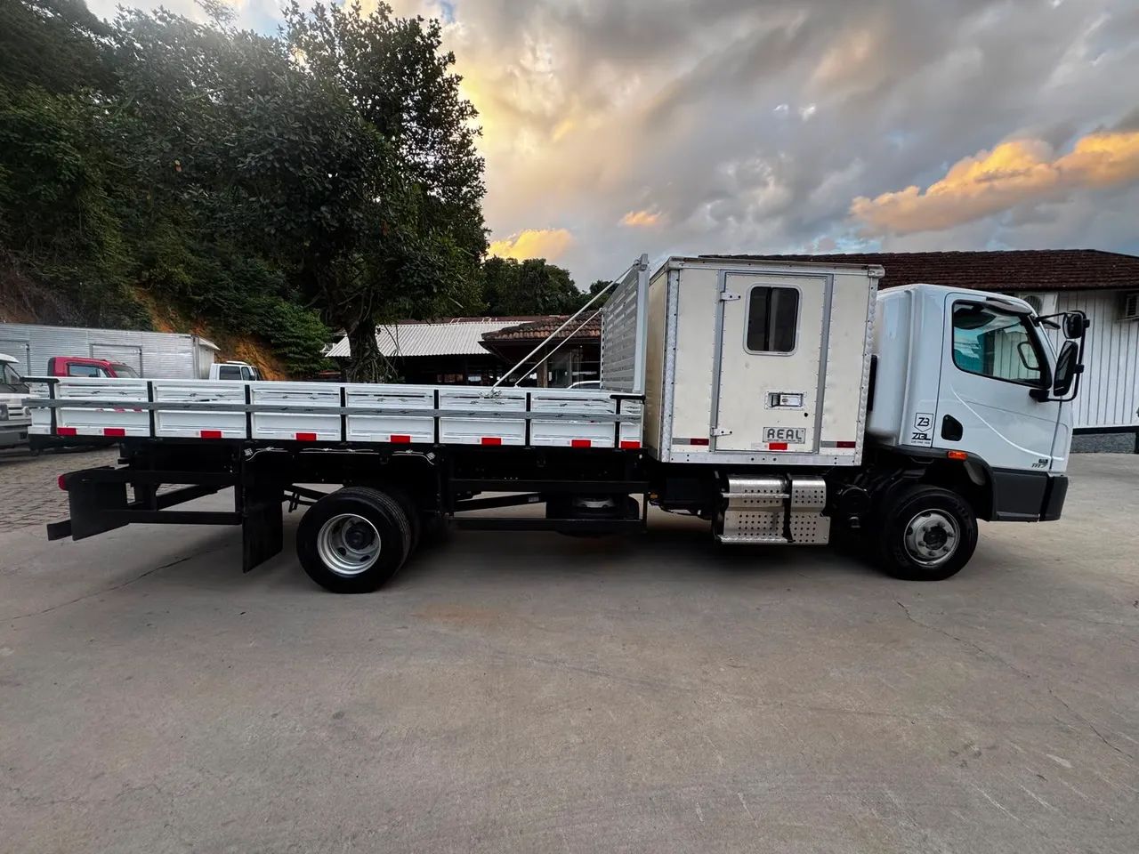 MB ACCELO 1117/46 4x2 - Foto 5