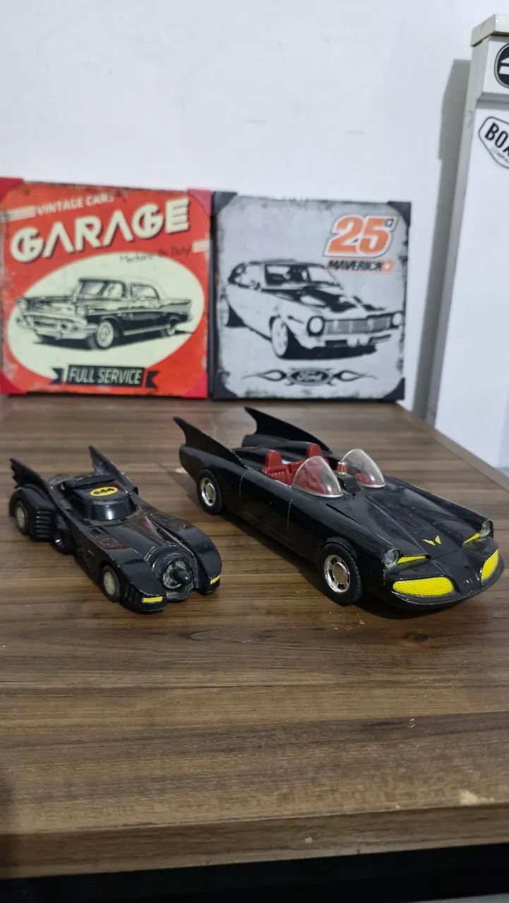 Miniaturas Batmóvel 1/24 e 1/36