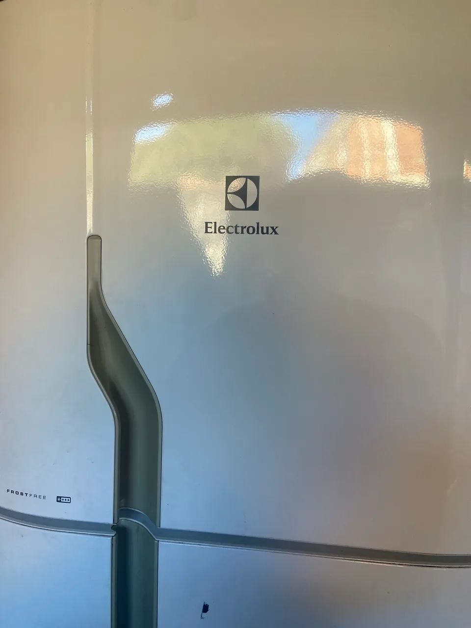 GELADEIRA ELETROLUX MUITO NOVA 