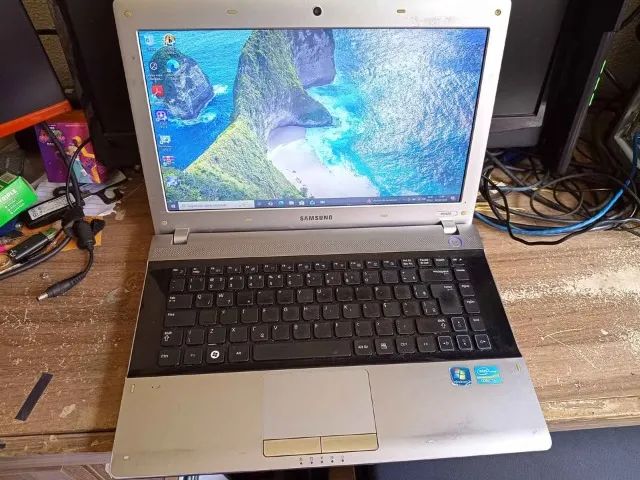 Notebook Samsung I3 2310M Memória 8GB HD Sata 1TB Tela LED de 14 Polegadas