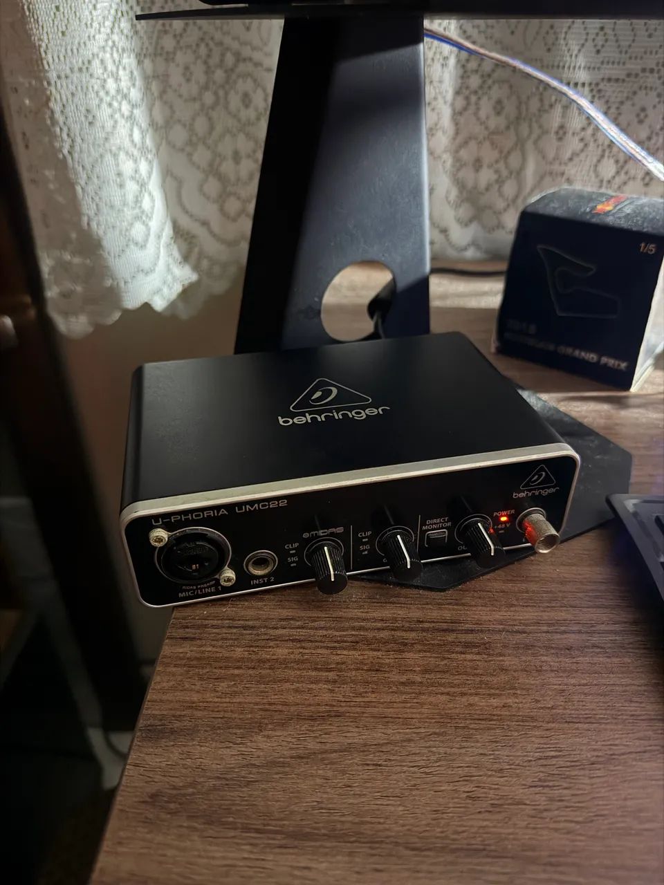 Kit Interface de Áudio - Behringer UMC22 + Shure SV200 - Foto 3