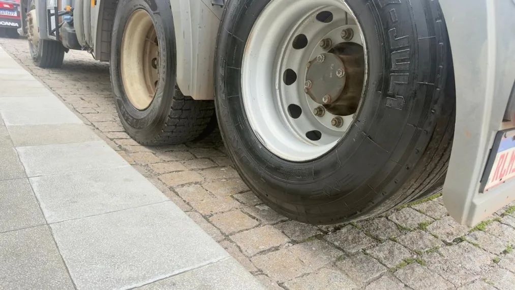 Mercedes-Benz Axor 2544 6x2. - Foto 13