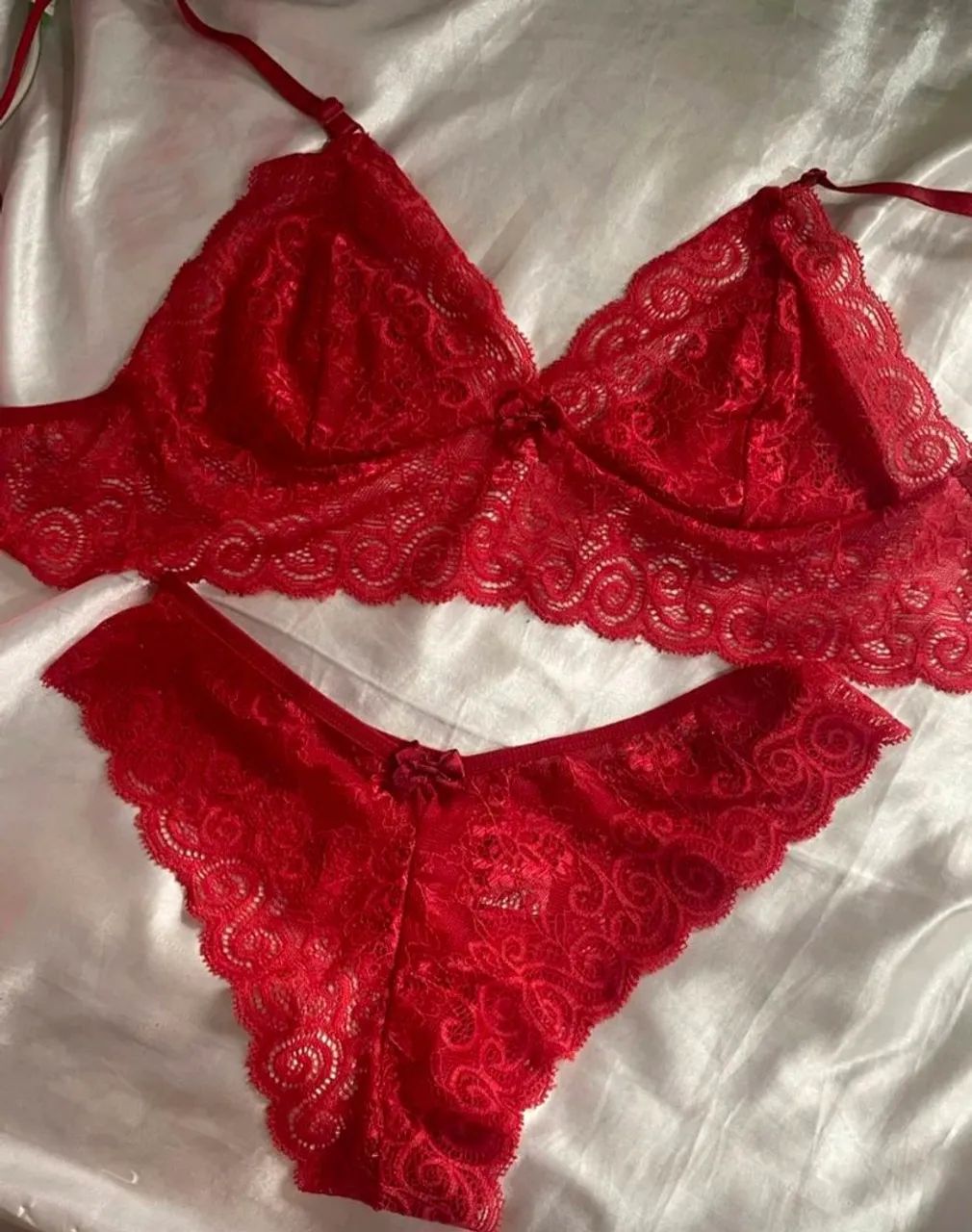Conjunto de Lingerie Sem Bojo em Renda Sexy - Foto 2