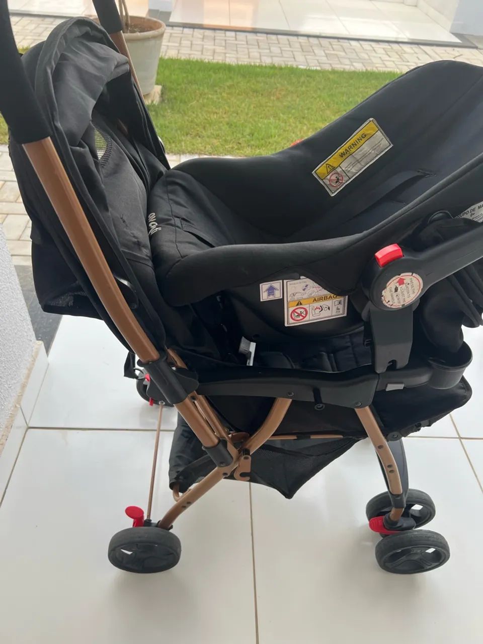 Conjunto carrinho de bebê, com bebê conforto  - Foto 5