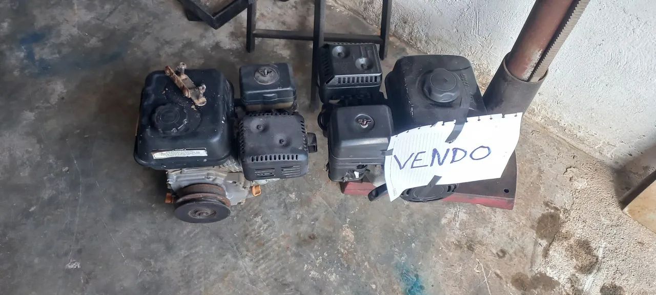 Vendo dois motores a gasolina funcionando perfeitamente revisado 