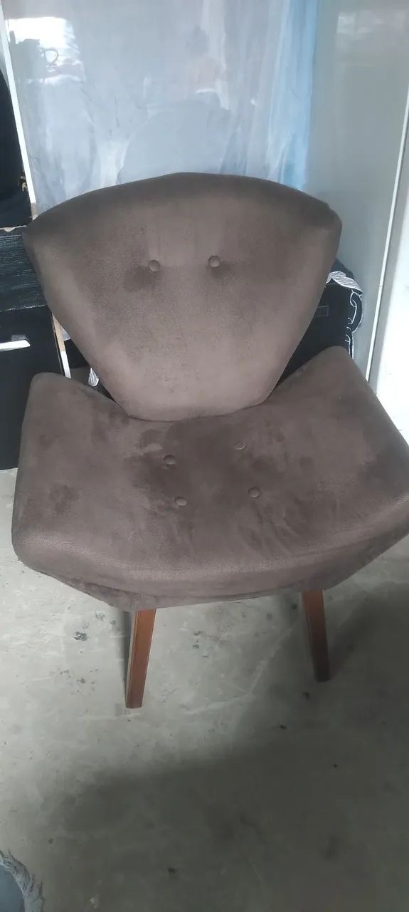 Vendo duas poltronas marrons 