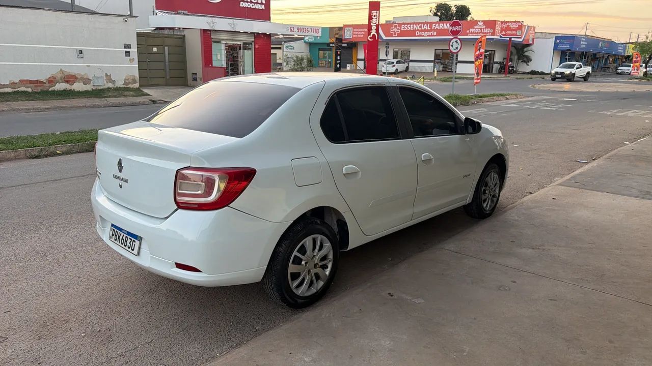 Renault Logan Expression Flex 1.0 12V 4P 2019 - Foto 2
