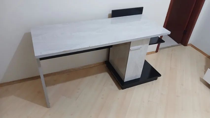 MESA PARA PC E NOTEBOOK COM ARMÁRIO INTEGRADO - Foto 3