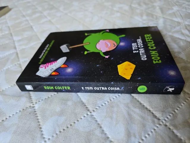 E tem outra coisa - Eoin Colfer - Volume 6 - Foto 2