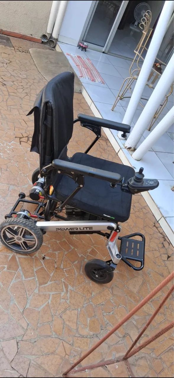 Cadeira de rodas motorizada  - Foto 4