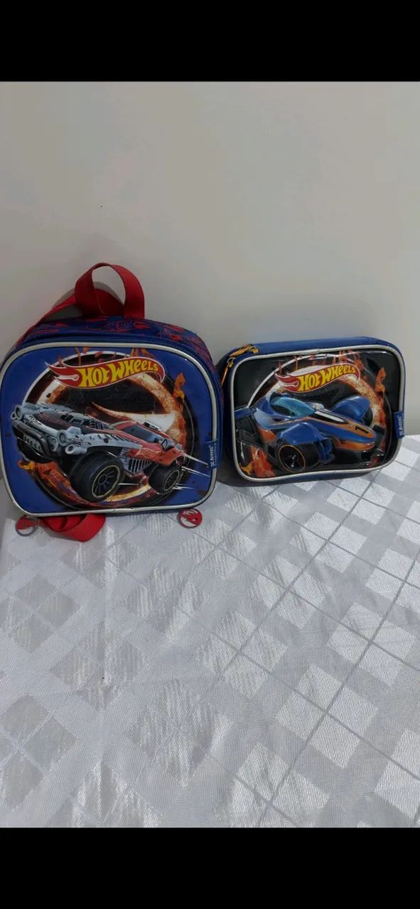 Lancheira e estojo da hotwheels