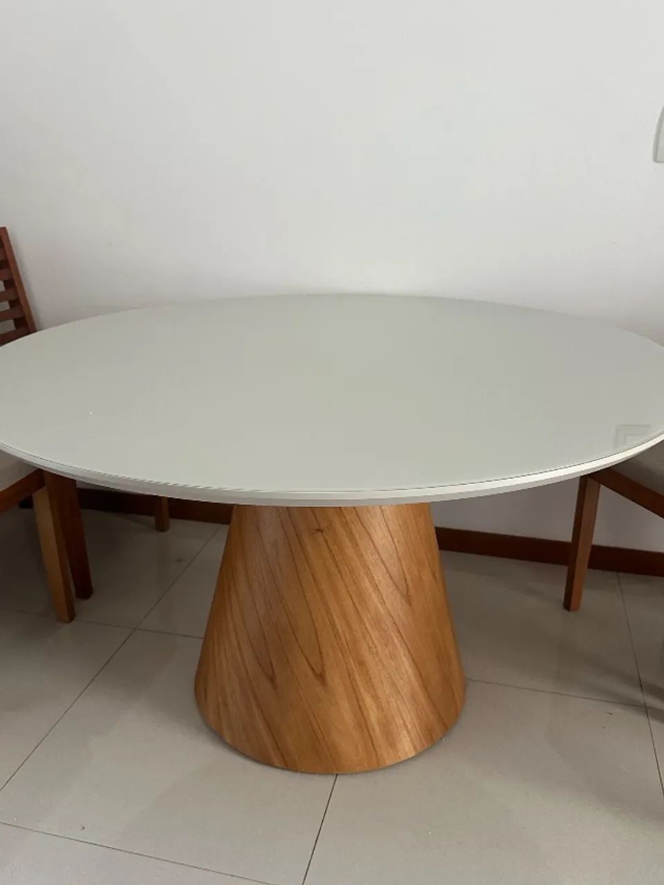 Mesa de jantar 4 lugares 