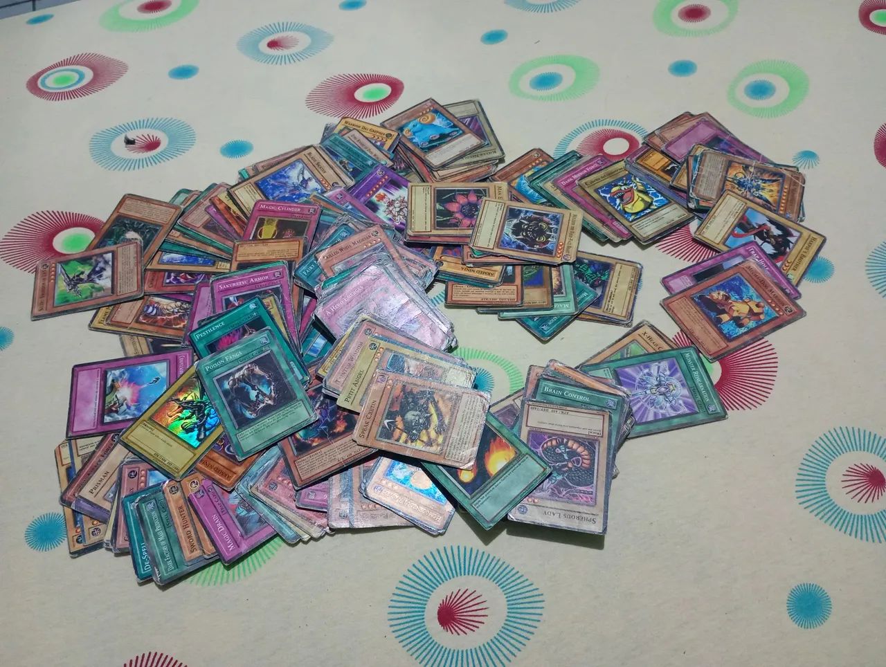 Mais de 200 cartas de yu-gi-oh - Foto 3