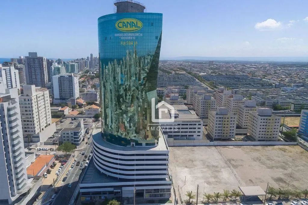 Ampla loja no Ed. Canal Office Tower a venda!