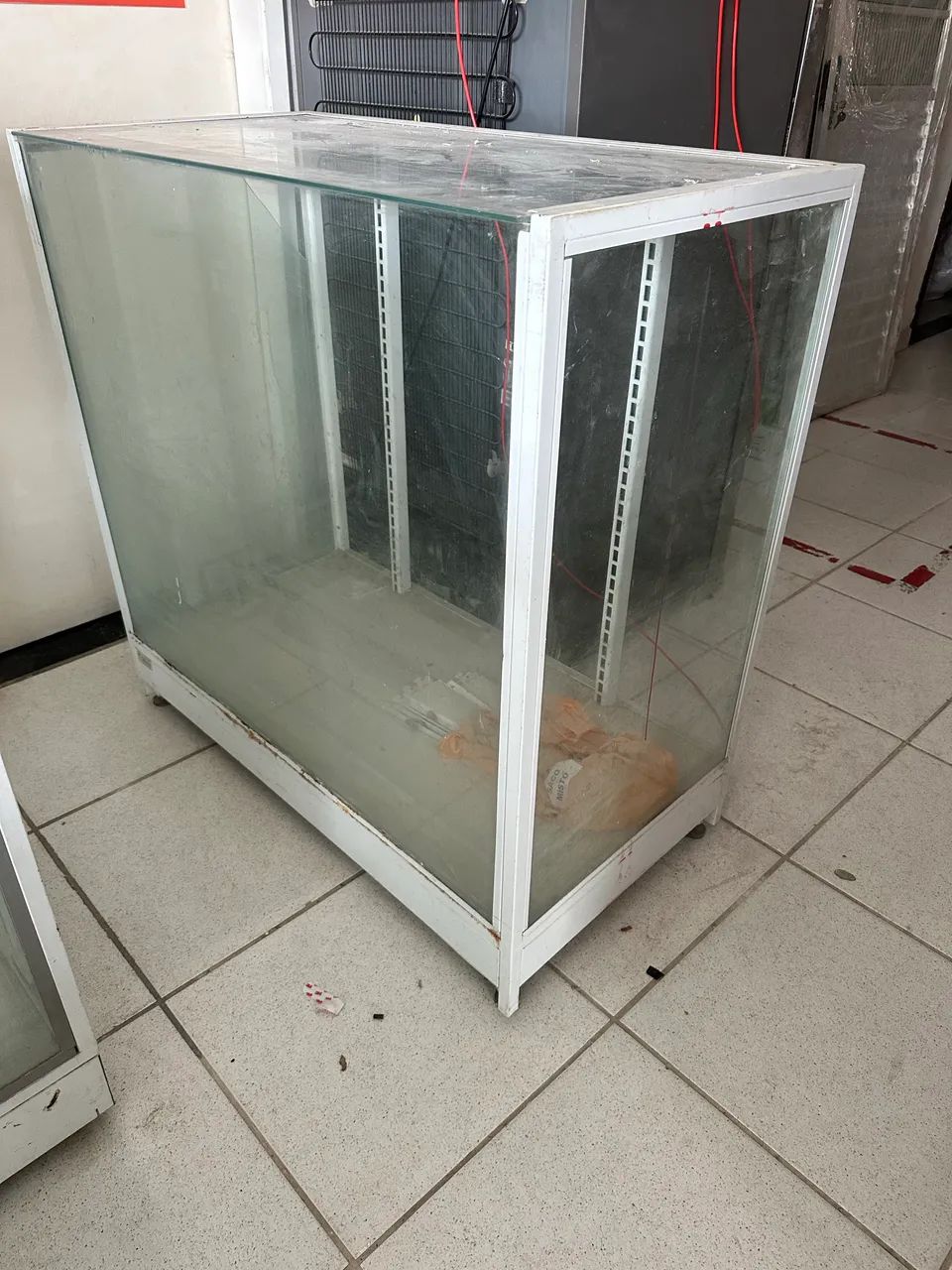 Balcão expositor vidro