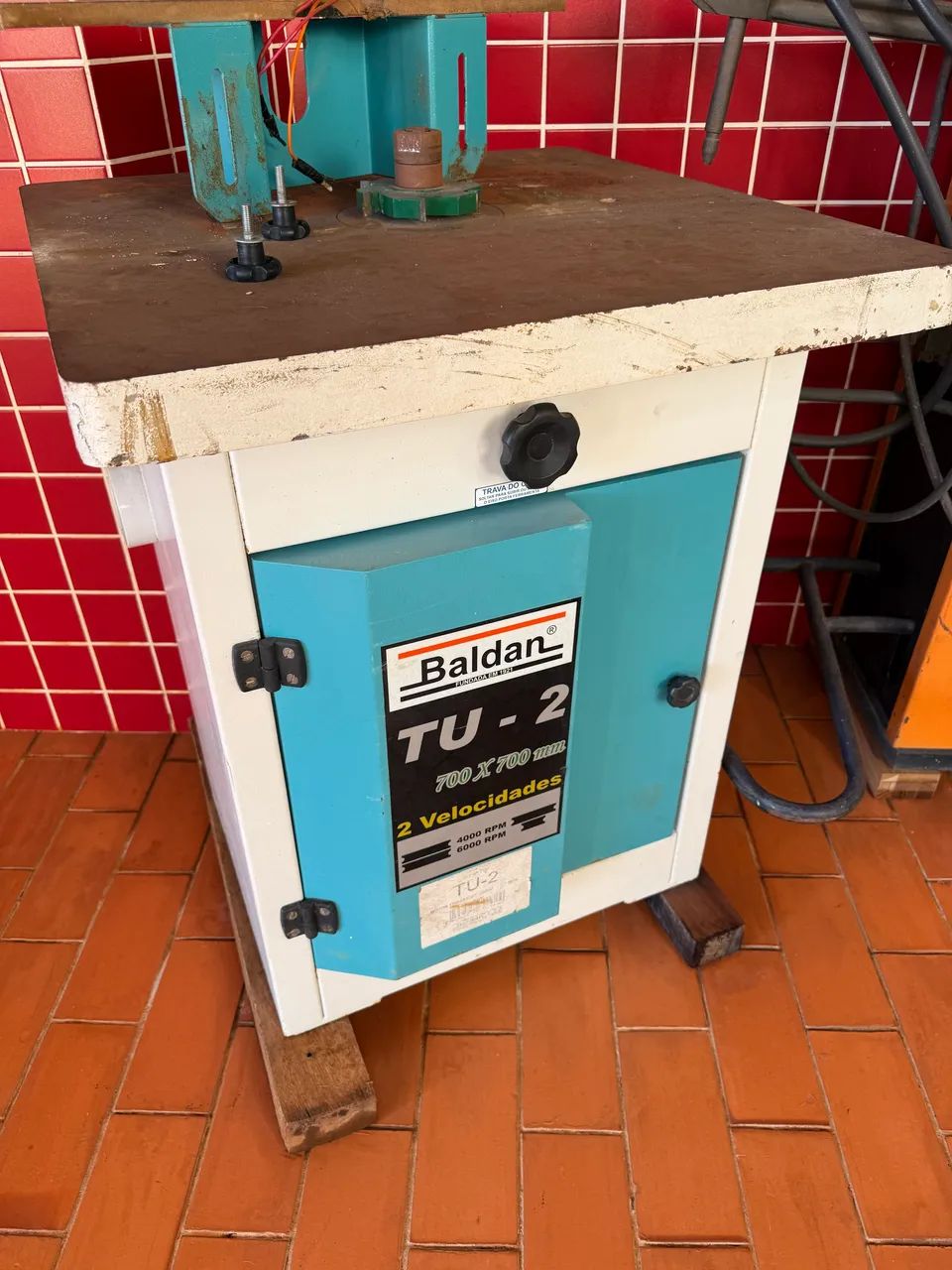 Tupia de mesa Baldan TU-2 Trifásico 2 fresas de brinde 