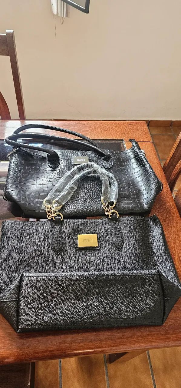 Bolsas SANTA LOLLA preta