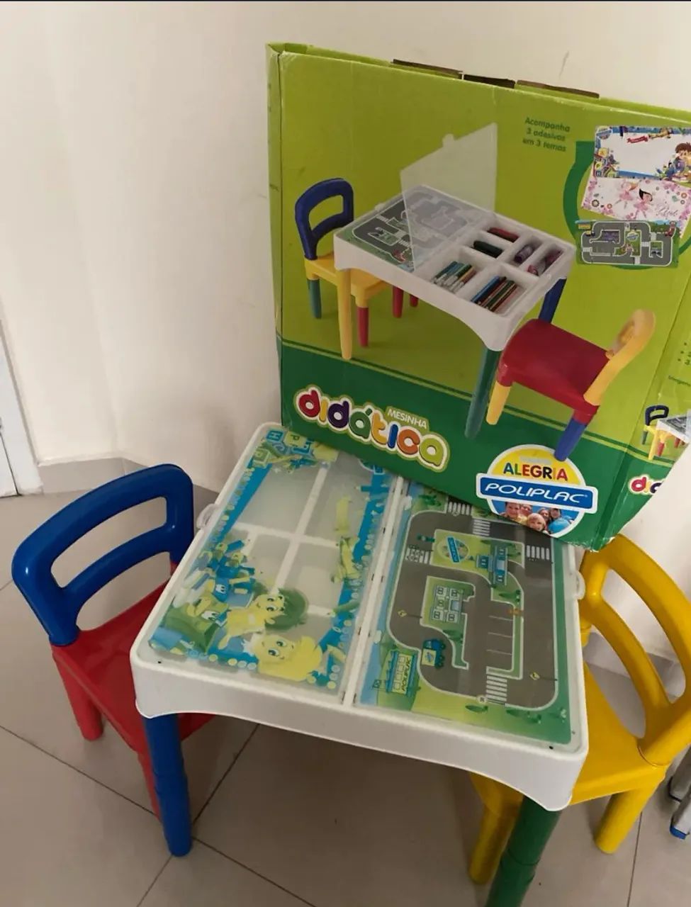MESINHA INFANTIL C/ CADEIRINHAS - Foto 4