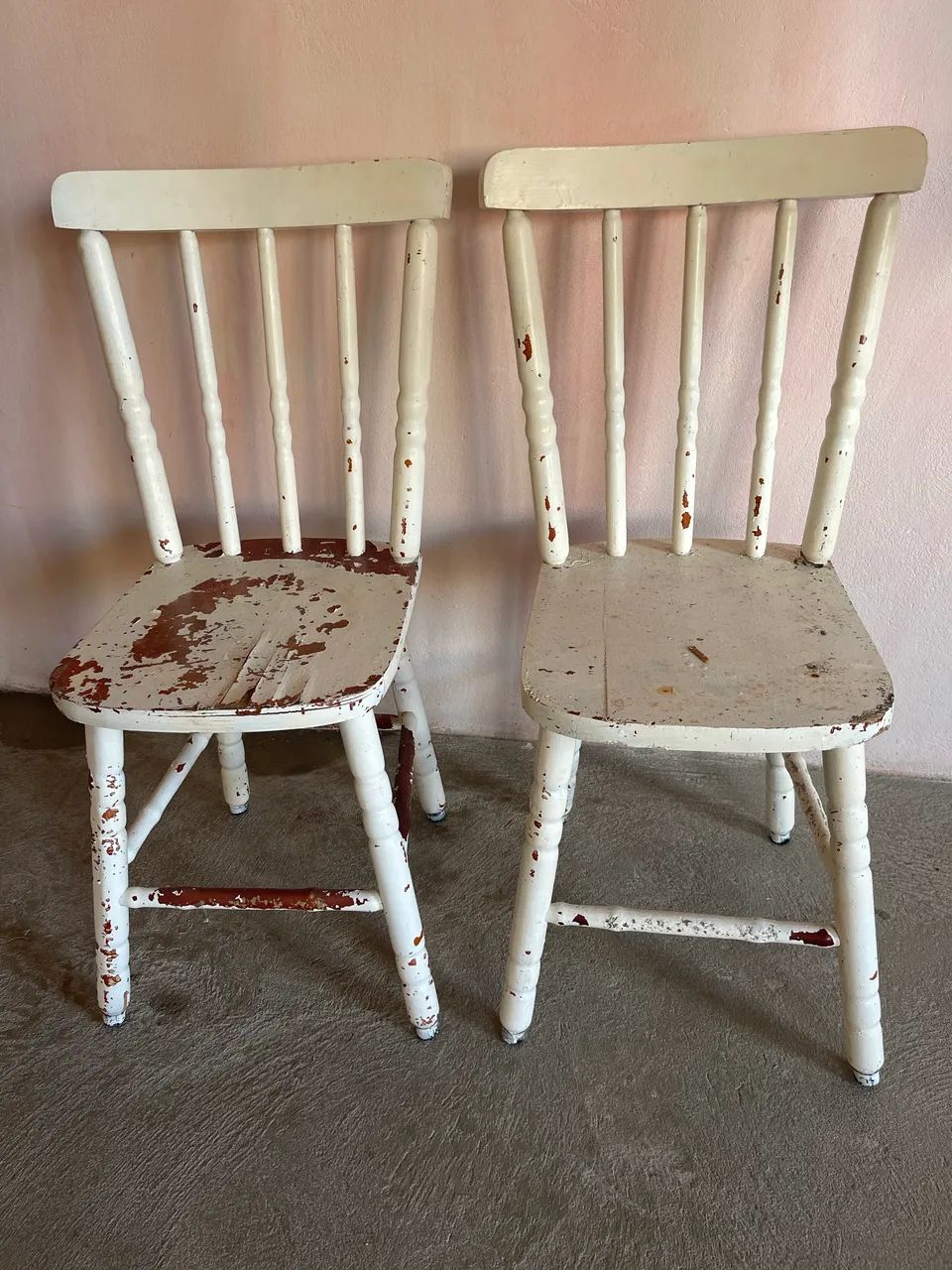 2 cadeiras de madeira