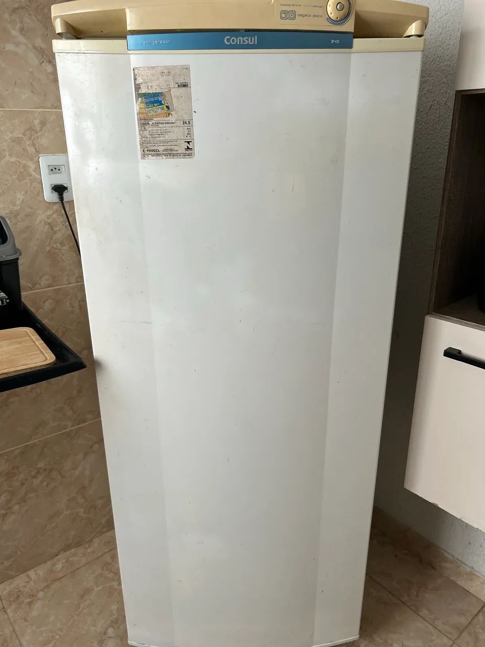 Geladeira bem conservada 