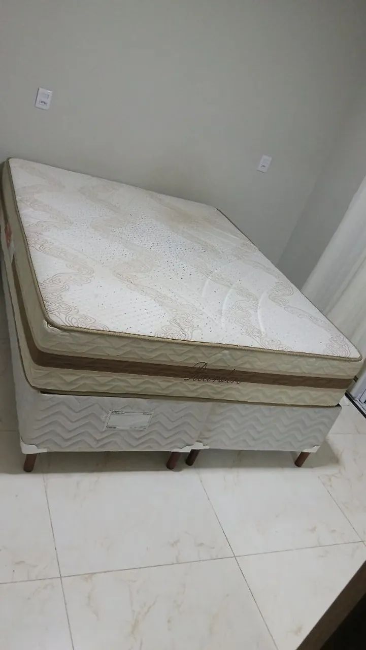 Cama e colchão 