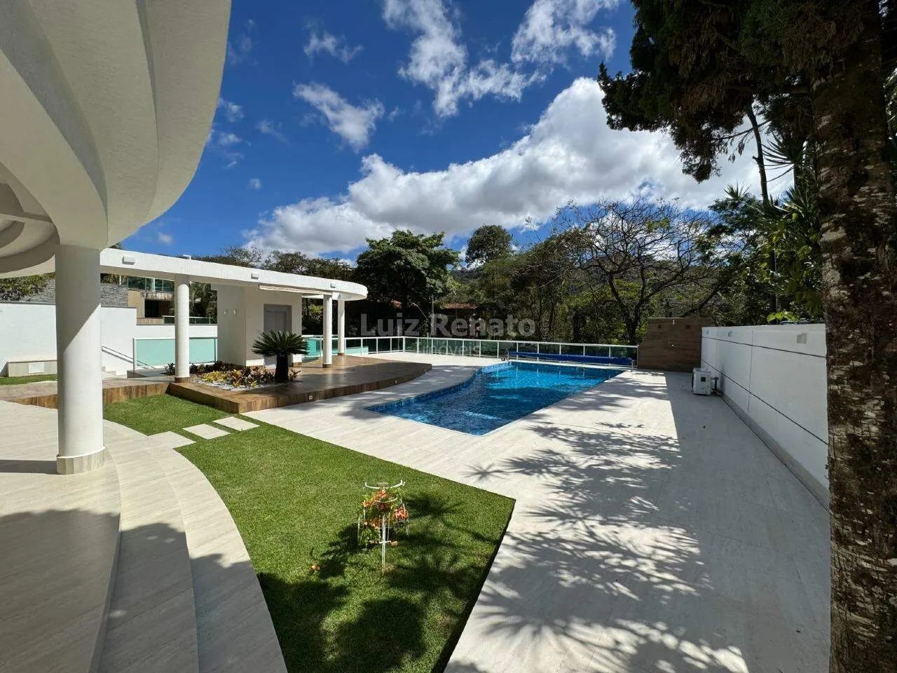 Casa para locação 4 quartos 4 suítes área aproximada de 1.200m² Condomínio Vila Del Rey 1