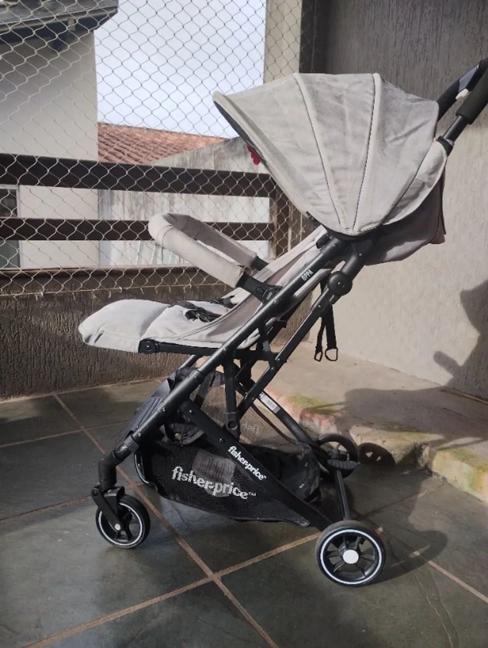 Carrinho de bebê com bebê conforto  - Foto 4