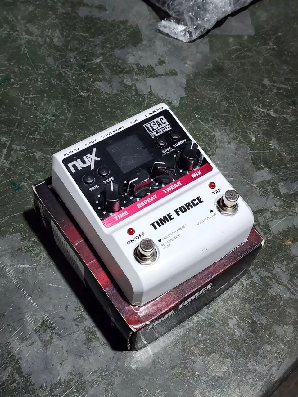 Pedal Nux Time Force Multi Digital Delay - Avariado