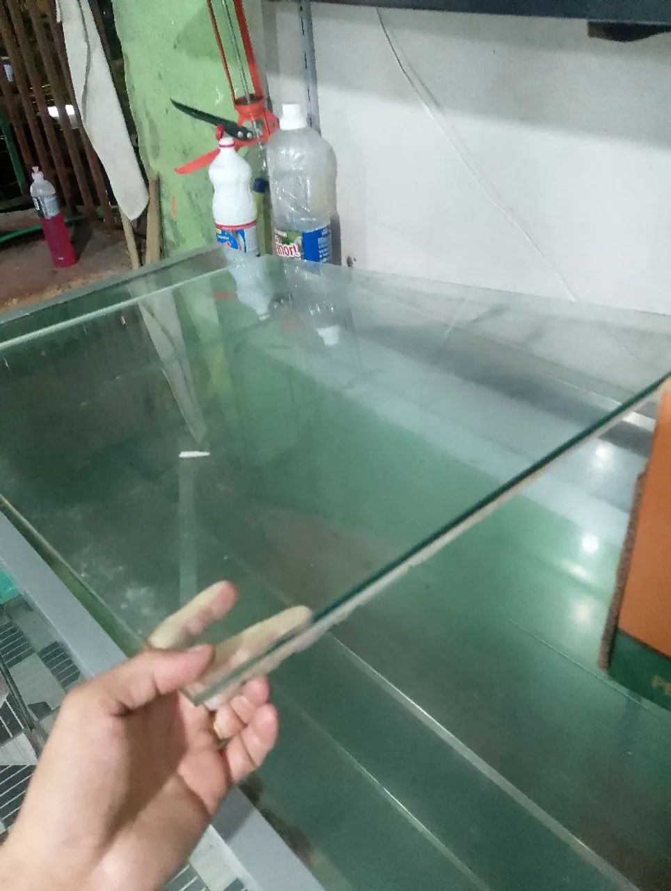 Vende-se vitrine ou balcão de vidro - Foto 2