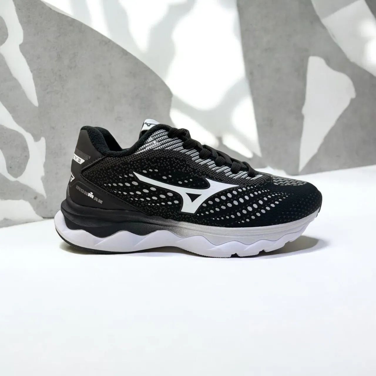 Mizuno Wave Sky 3 (Edição Ironman) - Foto 2