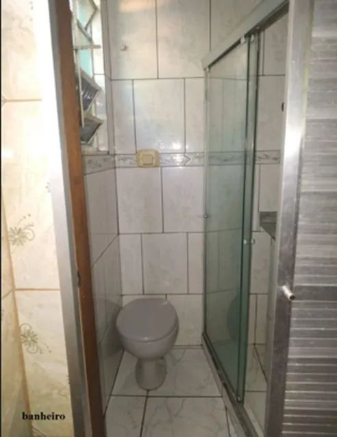 02 casas com 02 quartos, 01 kitnet e garagem para 2 carros  - Foto 2