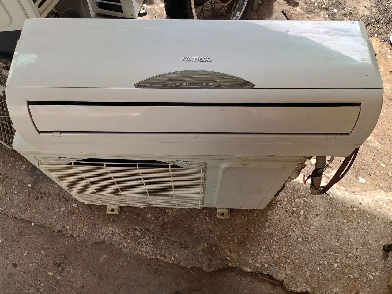 Split Komeco 12000 btus, instalado 