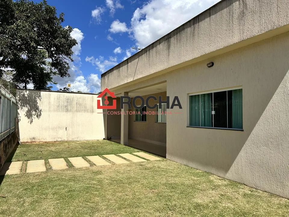 Quadra 7 (Sobradinho) - Casa moderna, lote de 525 m²
