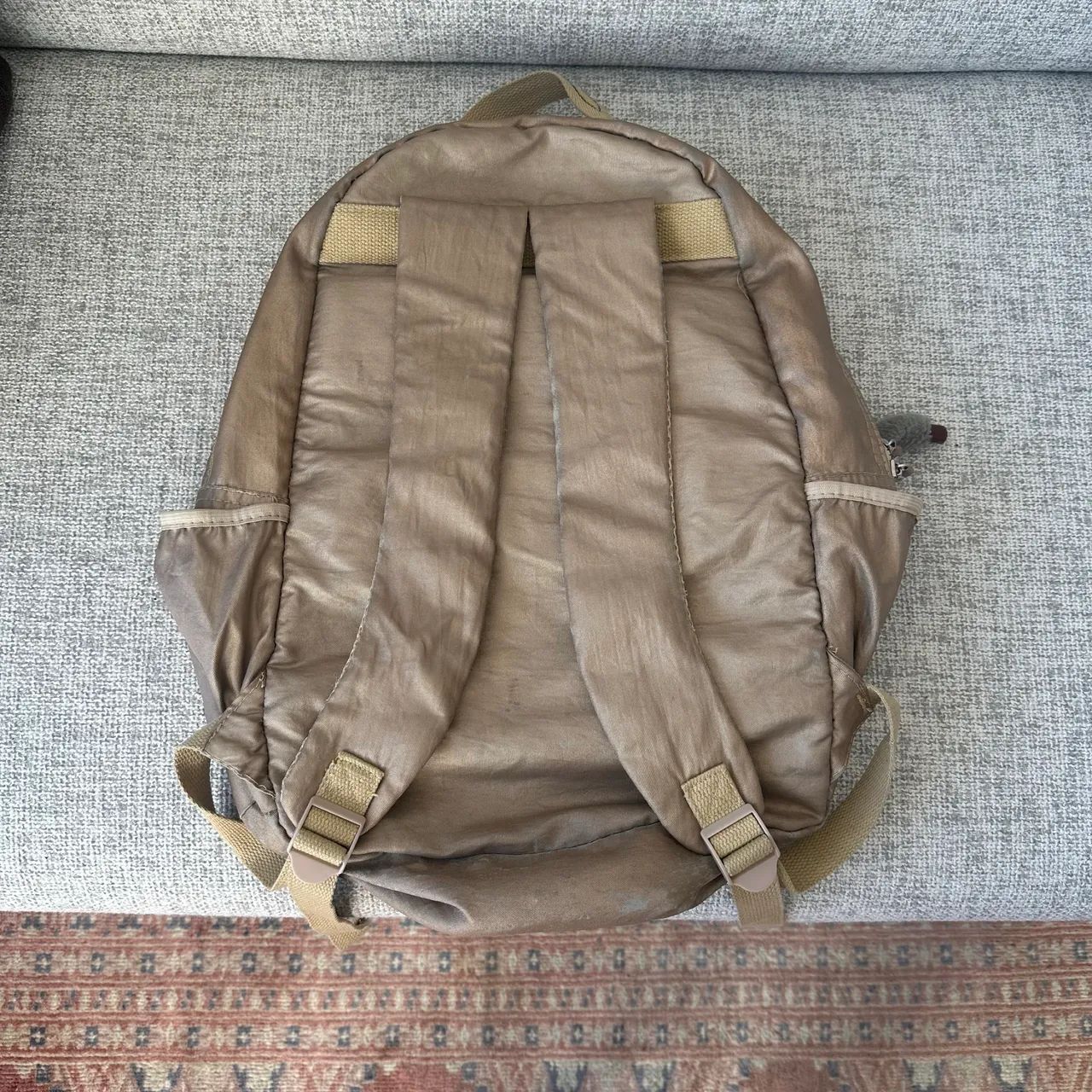 Mochila Kipling Original Dourada - Foto 3