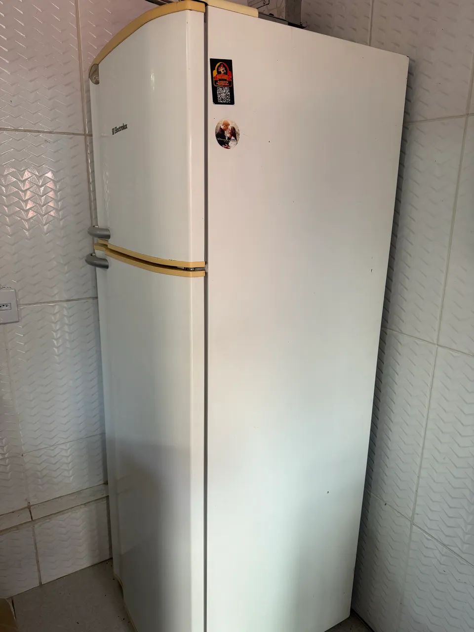 Vendo geladeira Electrolux DC 47 - Foto 2
