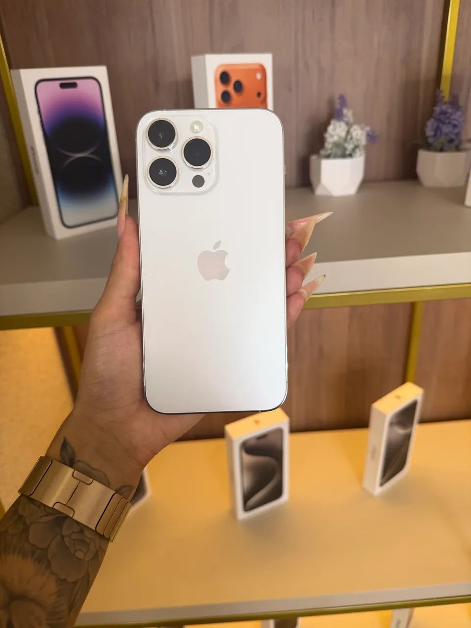 iPhone 14 Pro Max Prateado  - Foto 2