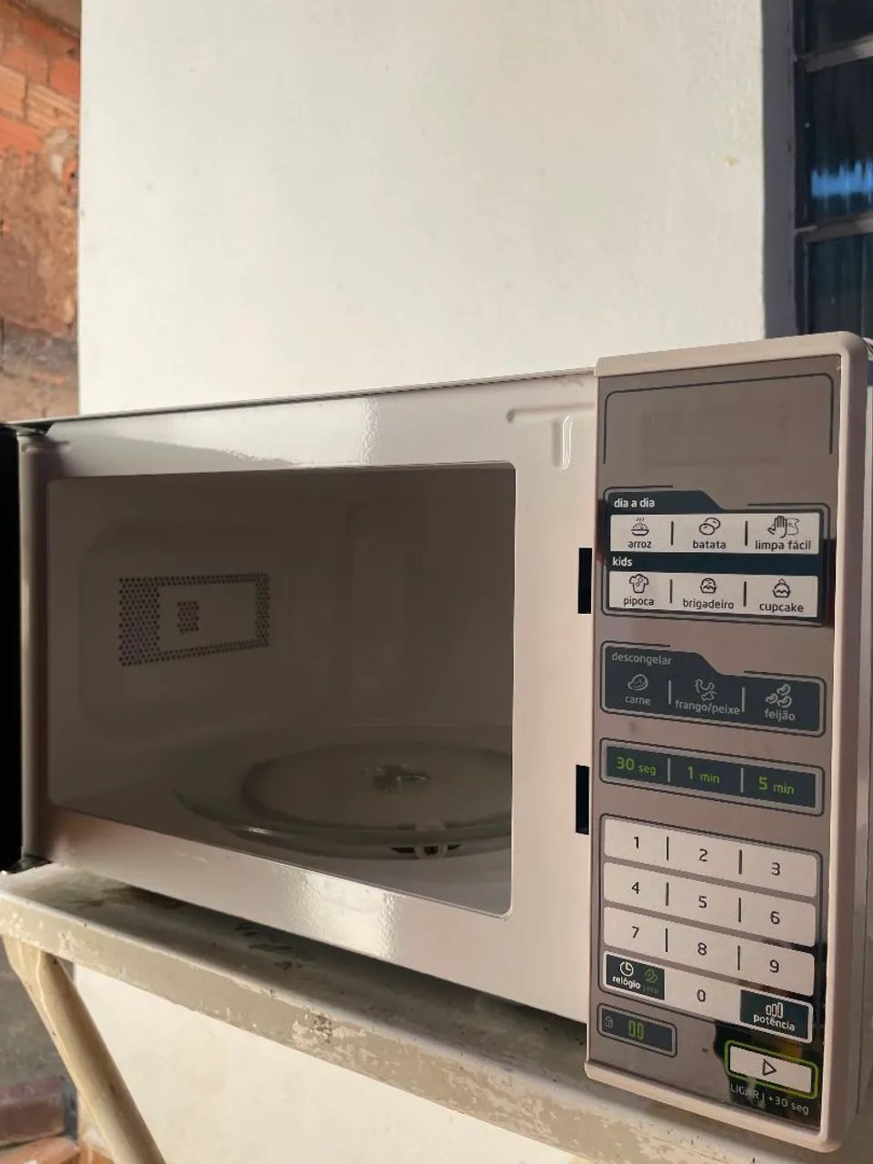 Microondas Midea   20 litros  - Foto 2