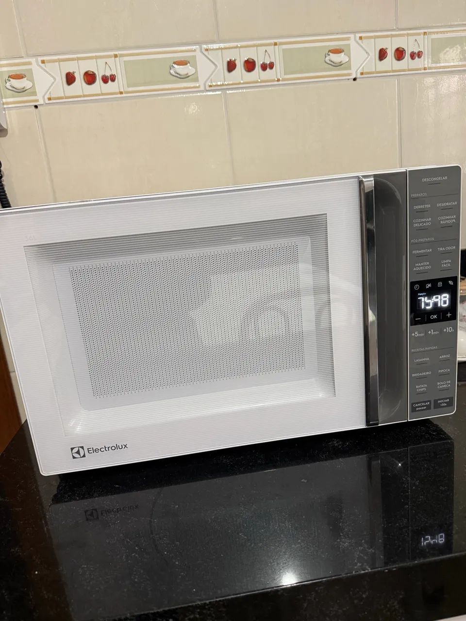 Microondas Electrolux 36l praticamente novo - Foto 4