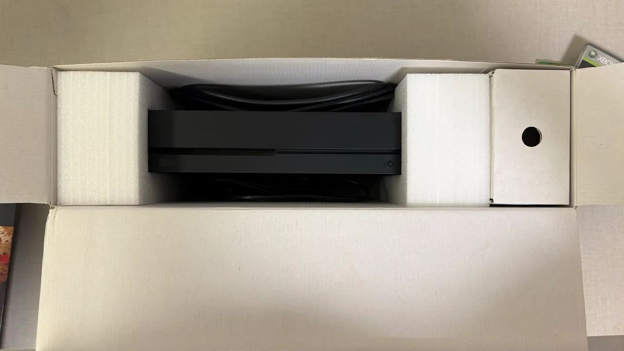 XBOX ONE X 1TB 4K - Foto 5