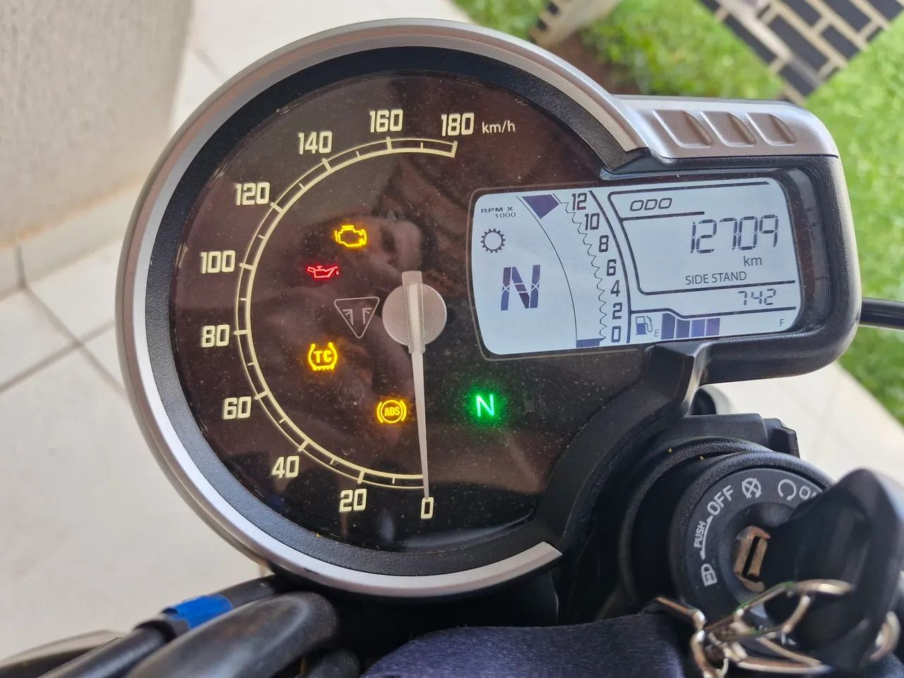Triumph Speed 400 - Foto 4