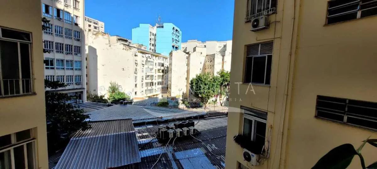 Quarto e sala imperdível no Flamengo, próximo ao metrô.